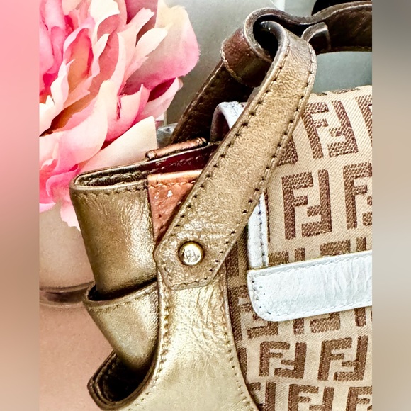 Fendi Rare Metallic Shoulder Bag - Picture 4 of 12